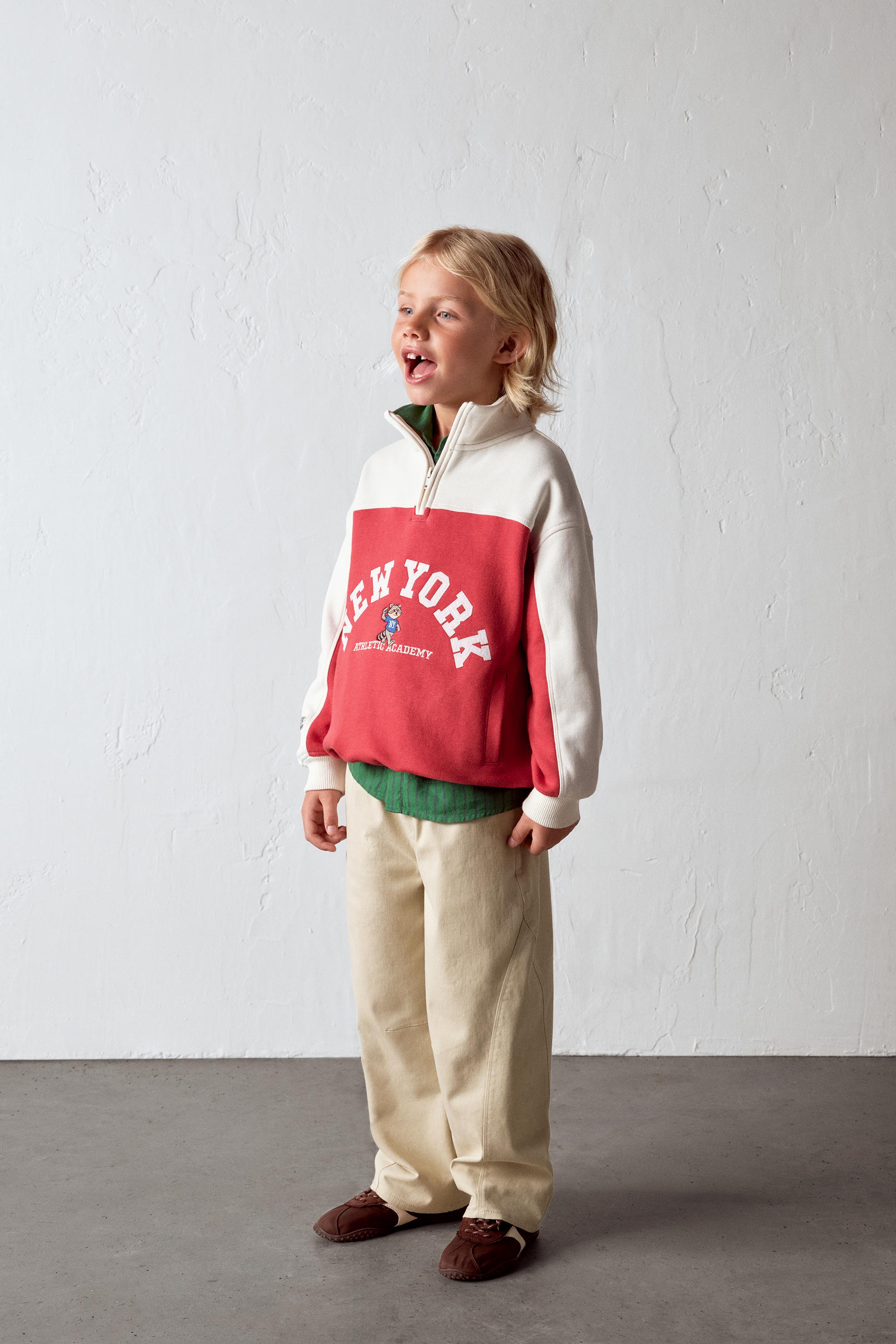 EMBROIDERED SWEATSHIRT